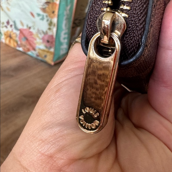 Louis Vuitton Authentic  zippy wallet Damier Ebene - Picture 5 of 15